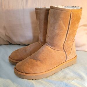 UGG Women's Sheepskin Classic Short II Chestnut - Size 8